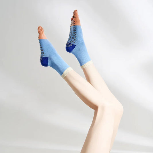 Xianghui Custom logo Color New Style Crew High Quality 5 Finger Sports Fitness Yoga Pilates Socks for Women Girls