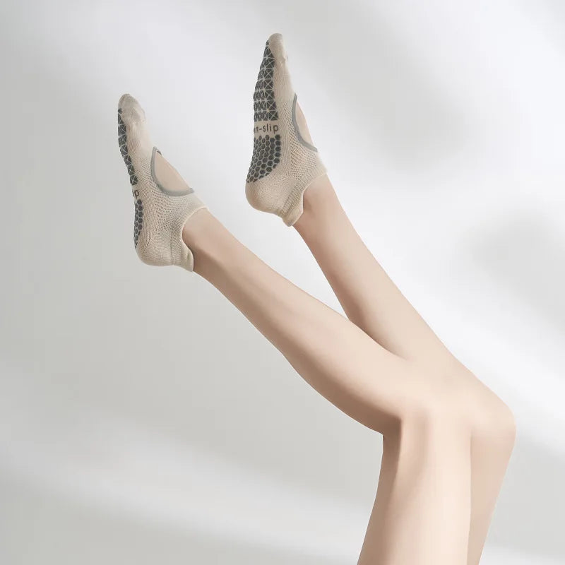 Xianghui Custom logo Colorful Summer Breathable Mesh Soft New Design Custom Pilates Yoga Socks Anti slip