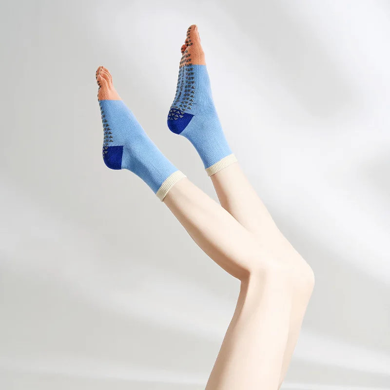 Xianghui Custom logo Color New Style Crew High Quality 5 Finger Sports Fitness Yoga Pilates Socks for Women Girls